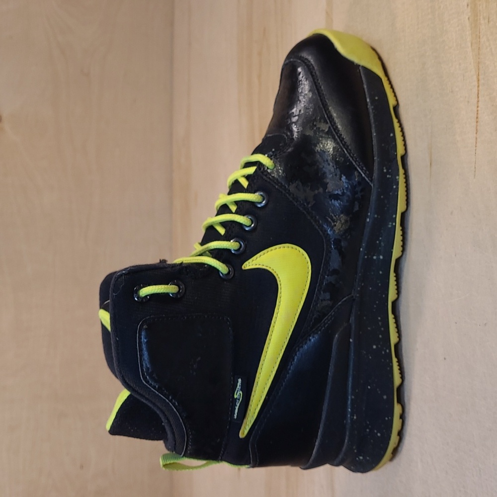 Nike ACG Stasis Black Green Kids Boots